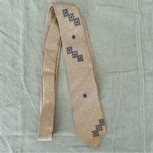 Vintage Wilson Brothers Yellowstone Blush Pink Geometric Print Neck Tie